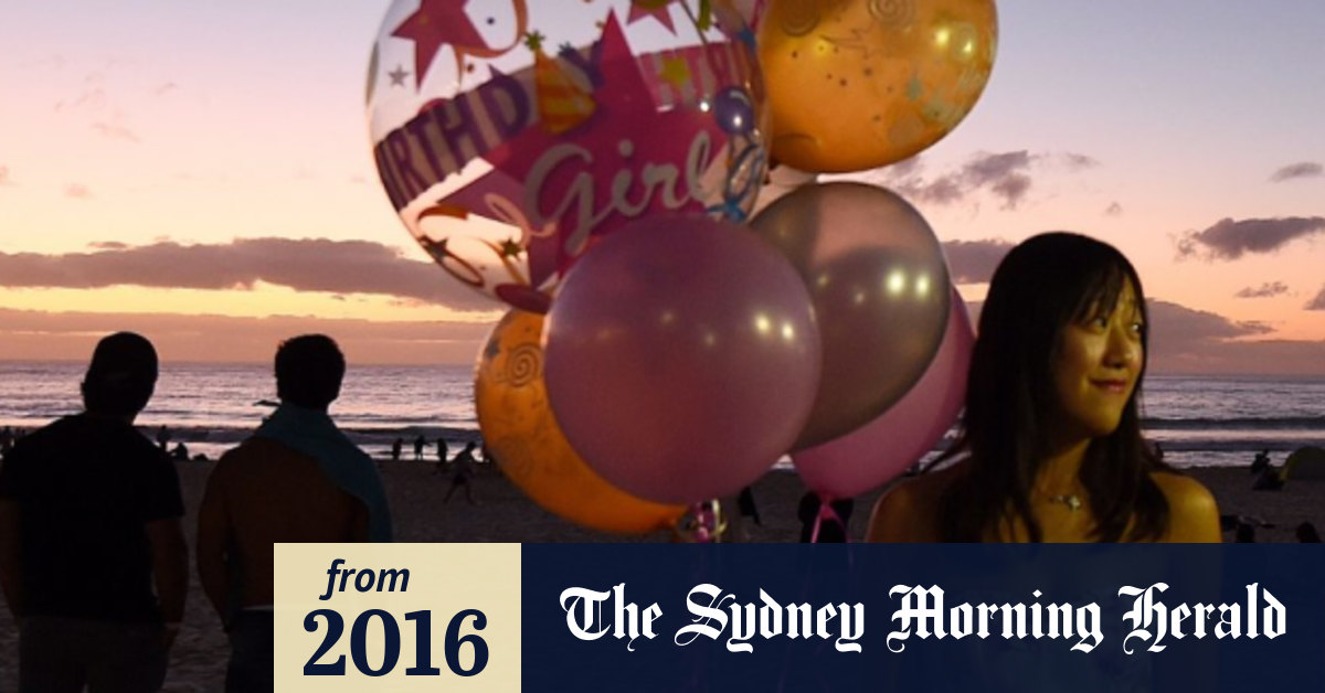 Sydney Wakes Up To 2016
